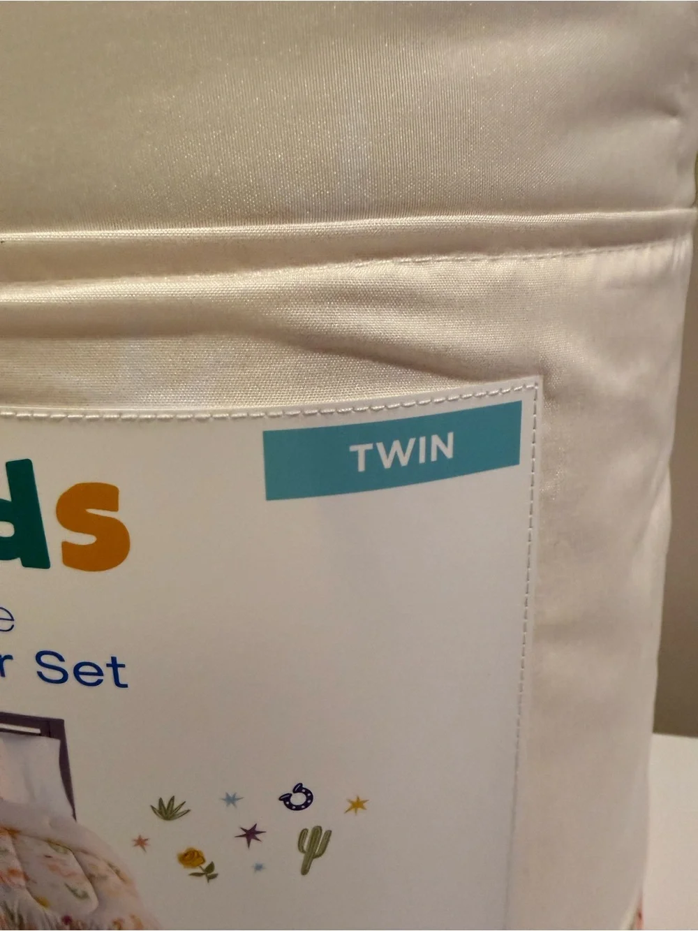 Twin size comforter set for kids Wild West theme